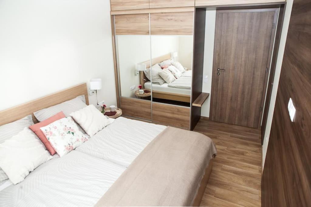 Liszt Apartman Győr Exteriör bild