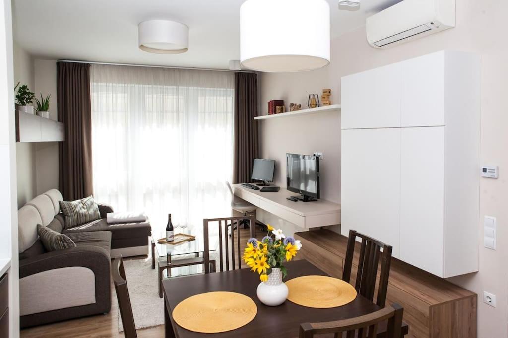 Liszt Apartman Győr Exteriör bild